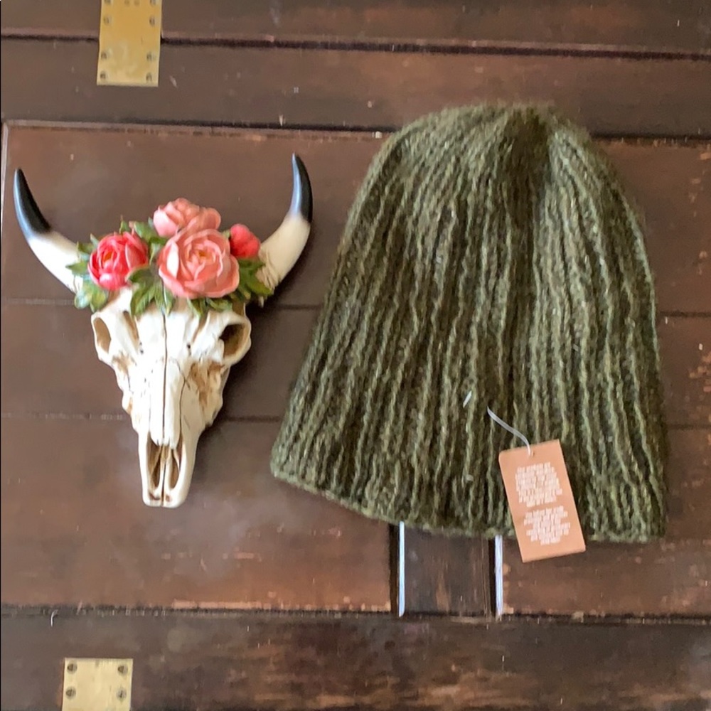 Wool beanie with fleece lining